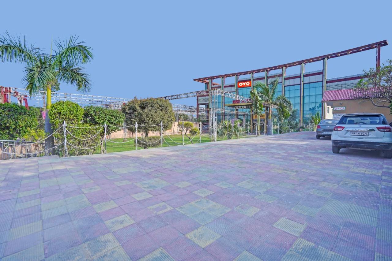 Oyo 87701 Lucky Farm Shāhpur Exterior photo